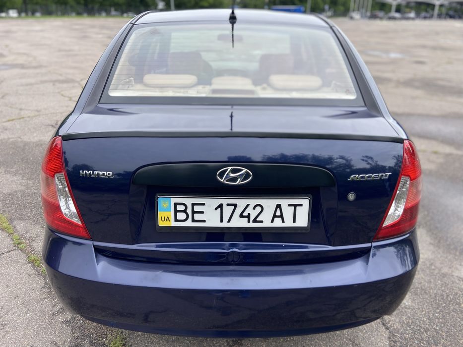 Продам HYUNDAI 97 т ПРОБЕГ состояние идеальное