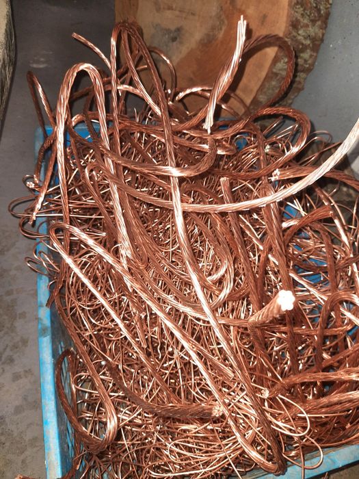 Sprzątanie Skup złomu , scinki budowlane instalacje kabli kable