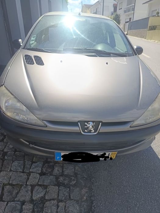Peugeot 206 em bom estado