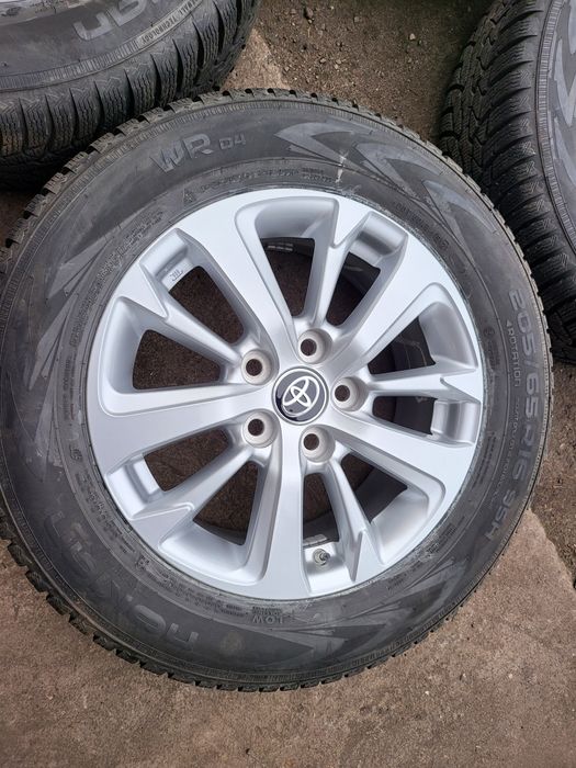Koła zimowe 205/65/16 Toyota Yaris Cross 5x114,3 ET45 8,5mm-8mm
