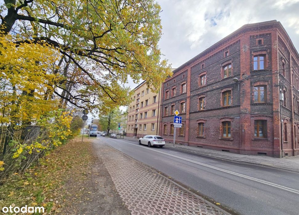 Wyremontowana kamienica, róg Barbary i Parkowej, lokale mieszkalne