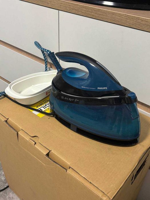 Парогенератор Philips PerfectCare Compact GC7846/80 — в ідеальному стані