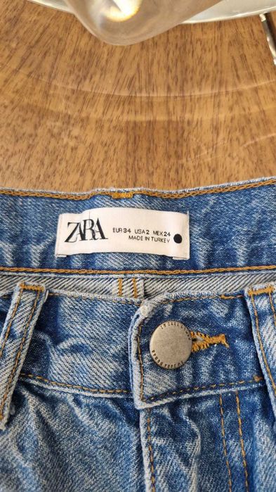Продам прямі джинси Zara