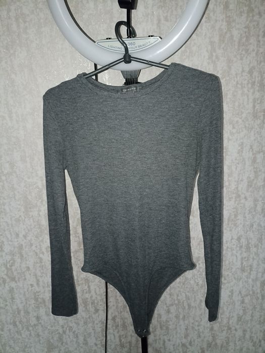 Продам свитшот женский