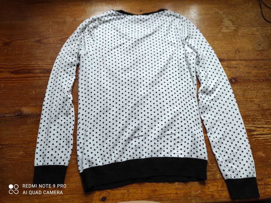 Sweterek w kropki Esmara