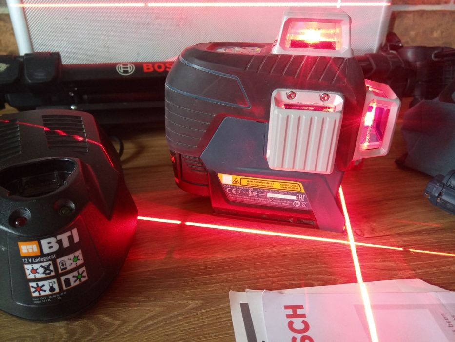 Bosch gll 3-80 C laser krzyżowy ,   statyw