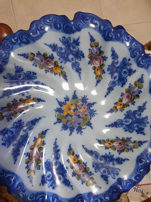 Hand-painted plate64750569201027121