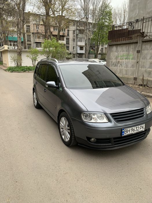 авто vw Touran 2.0 tdi