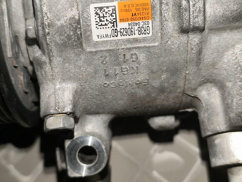 Компресор кондиціонера на Mustang 6 рест