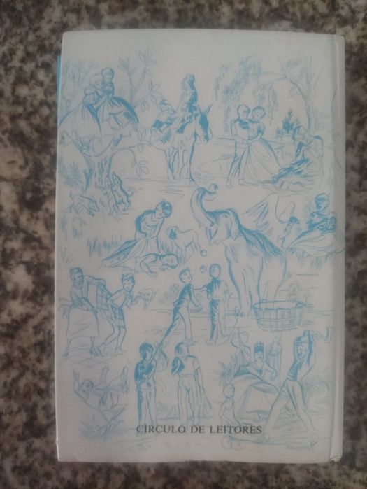 O Rapto das Bonecas de E. W. Hildick
E. W. Hildick