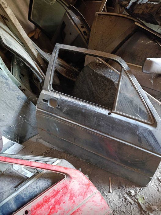 Дверка права передня Volkswagen golf 2(двохдвернна)