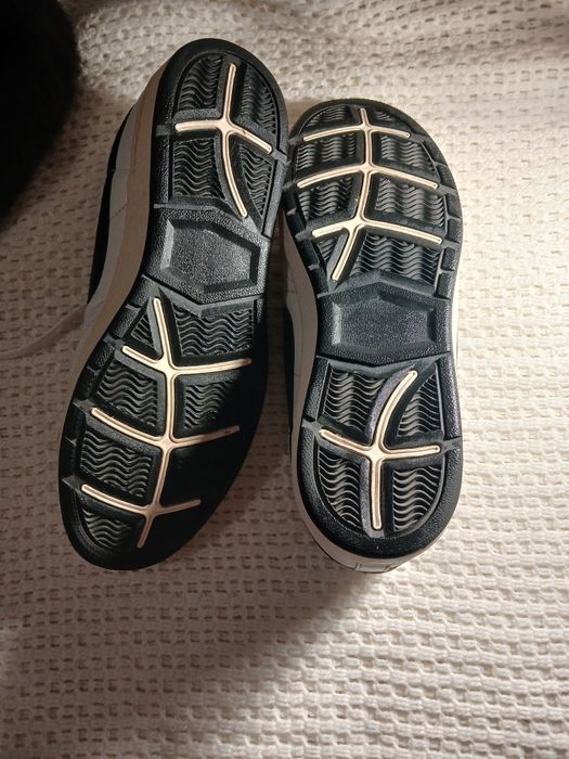 Кросівки жіночі Nike