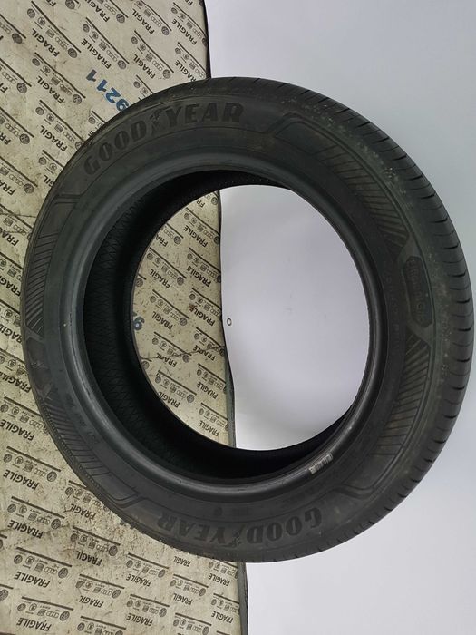 Opona Letnia Goodyear Efficient Grip 215/55R17  215/55/17