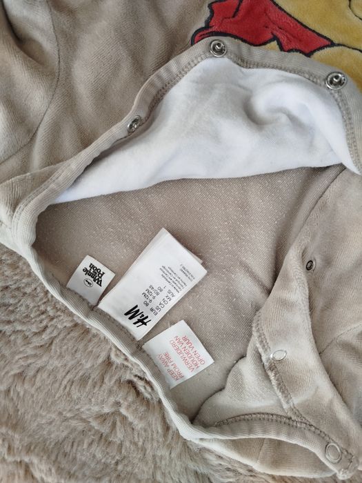 Beżowa welurowa piżama pajacyk Kubuś Puchatek H&M 80
