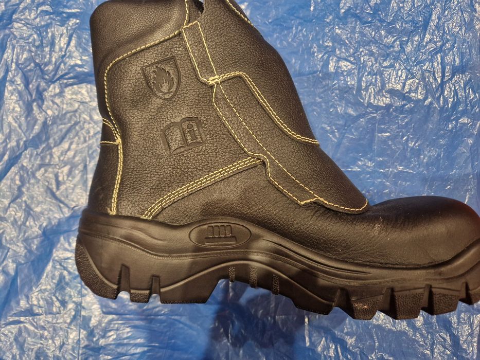 Обувь-рабочие ботинки