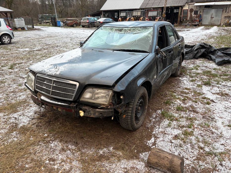 Mercedes Klasa C W202 2.2D uszkodzony