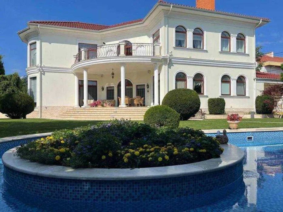 Розкішна італійська вілла біля моря • Басейн, лазня, гараж,21 сотка