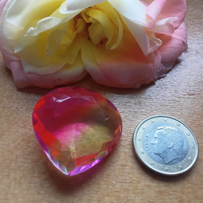 Turmalina Multicolorida – 69,70 Quilates Enorme