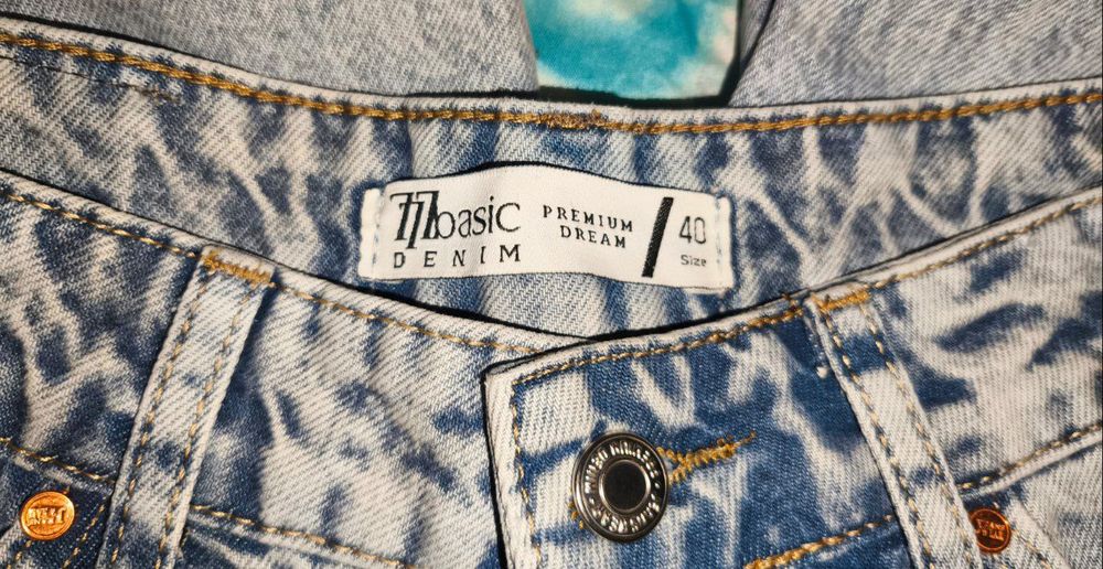 Новые джинсы, размер 40, широкие