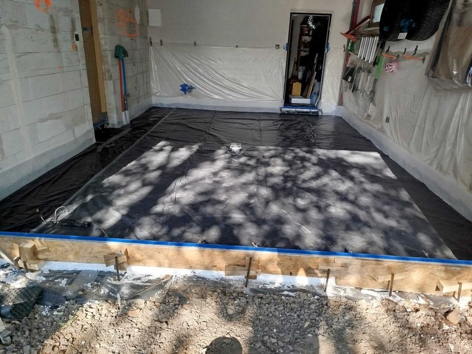 Posadzki betonowe, przemysłowe, wylewki samopoziomujące.