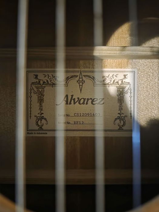 Gitara akustyczna Alvarez RF12 – bardzo dobry stan