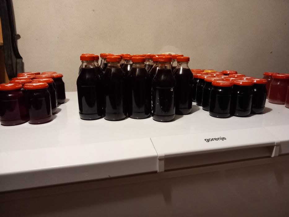 Soki z porzeczki czarnej czerwonej jezyny agrestu aroni jezyny lesnej
