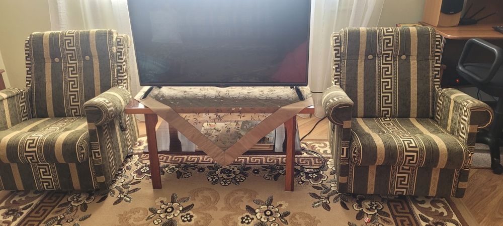 М'яка частина, меблі , диван та 2 крісла