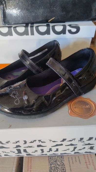 Туфельки для дівчинки