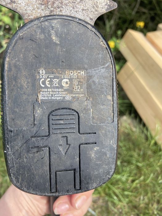 bezprzewodowe nożyce do żywopłotu Bosch