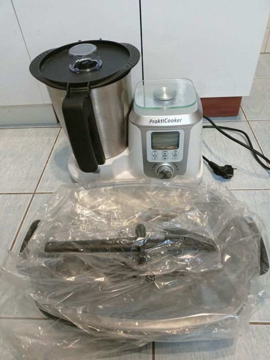 Wielofunkcyjny robot kuchenny PraktiCooker Salute