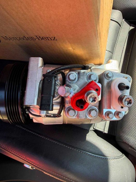 Компрессор кондиционера Mercedes Мерседес E-Class W213 C238 S-Class W222 A0008301604 A0008300004