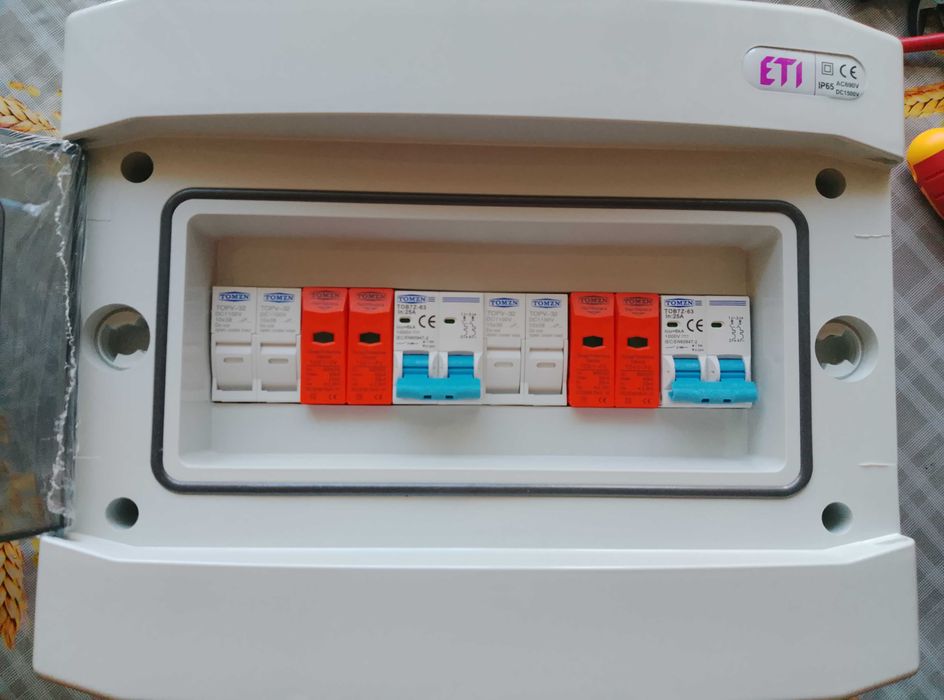 Щит захисту сонячних панелей в герметичному боксі  ETI IP-65
