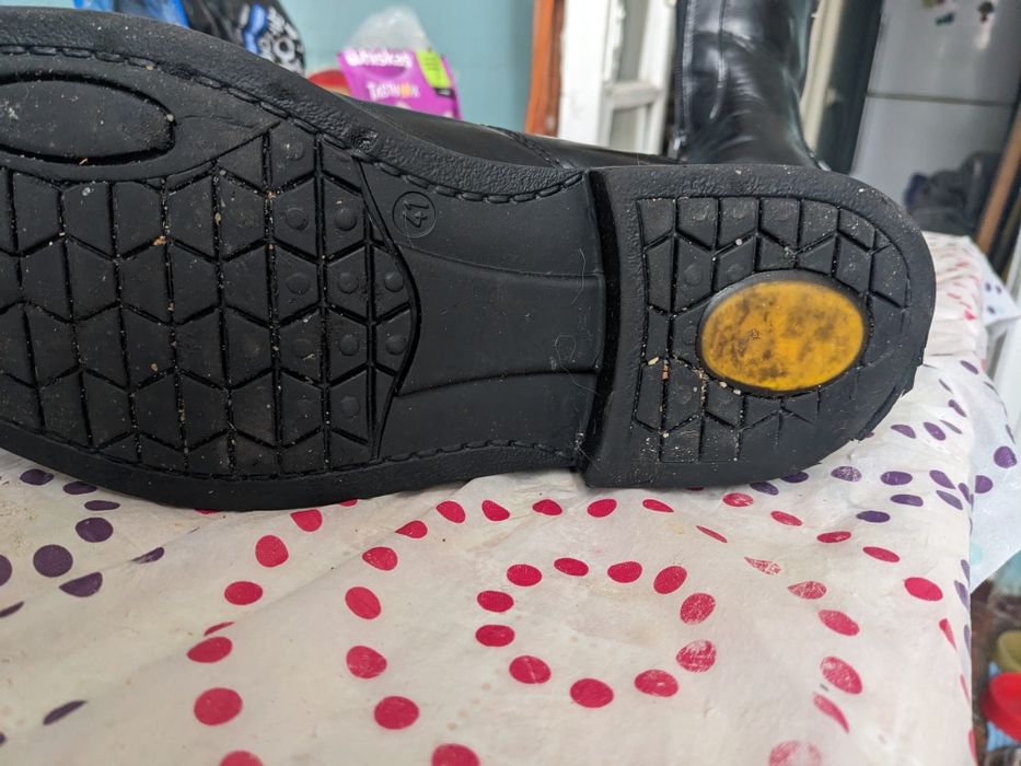 Продам ботинки отличные