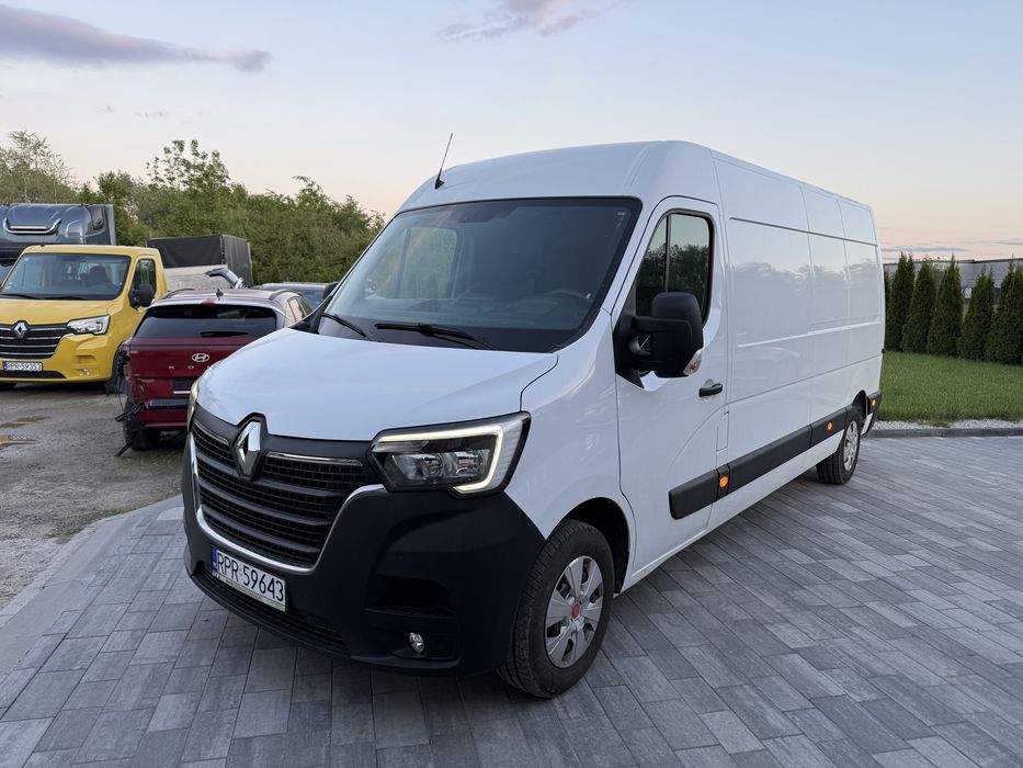 Wynajem Samochodu  Dostawczego Przemyśl Busa Renault  Master L3H2