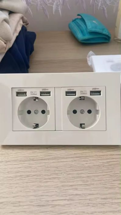 Gniazdo z dwoma USB