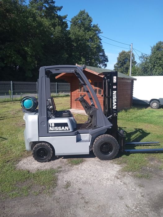 Wózek widłowy Nissan, LPG, automat, przesuw, stan BDB