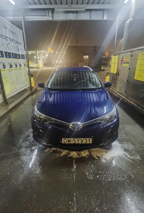 Wynajem Rent toyota auris hybryda gybrid kombi wagon PRYWATNIE PERSONAL USE AUTOMAT LPG AUTOMATIC GEAR