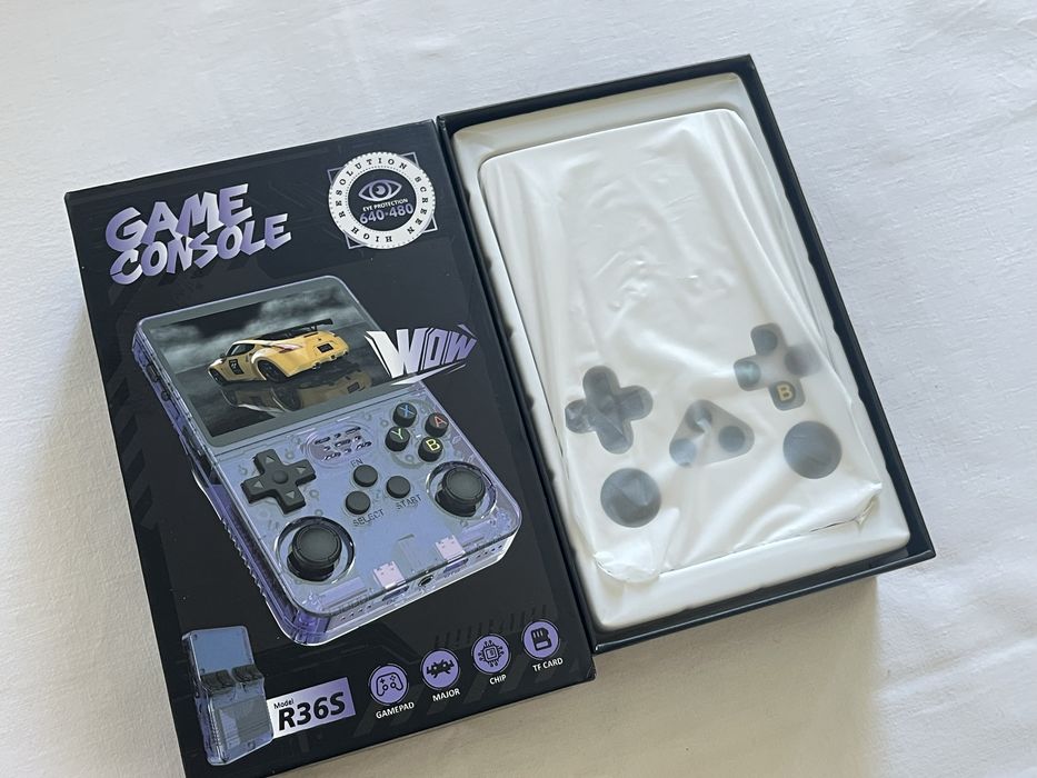 Game Console Model  R36S