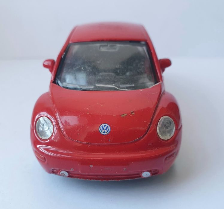 Auto Volkswagen New Beetle Maisto die cast model skaka 1:37