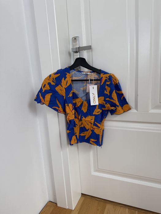 Crop top Only xxs niebieski w kwiaty nowy z metką