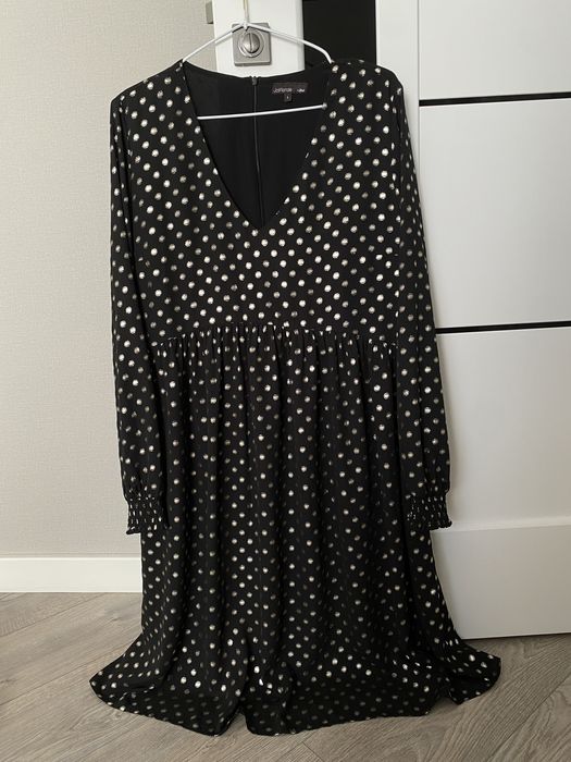 чорна сукня