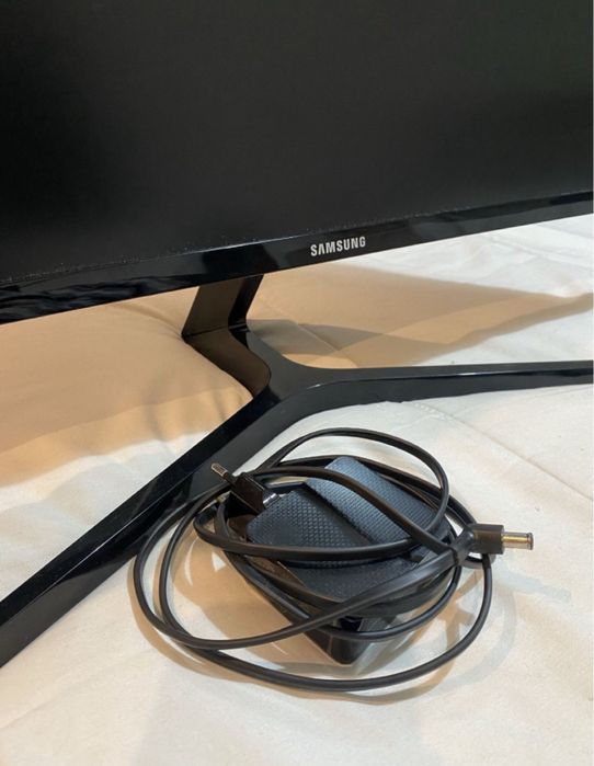 Monitor Samnsung Curvo 27”