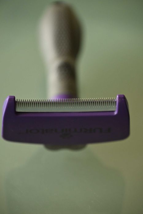Pente para gatos - FURminator deShedding para Gatos — Como Nova