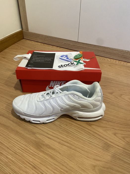 Nike Air Max Plus TN brancas