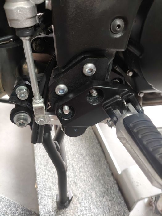 Obniżenie podnóżków Suzuki V Strom DL 650 DL 1000 KLV 1000