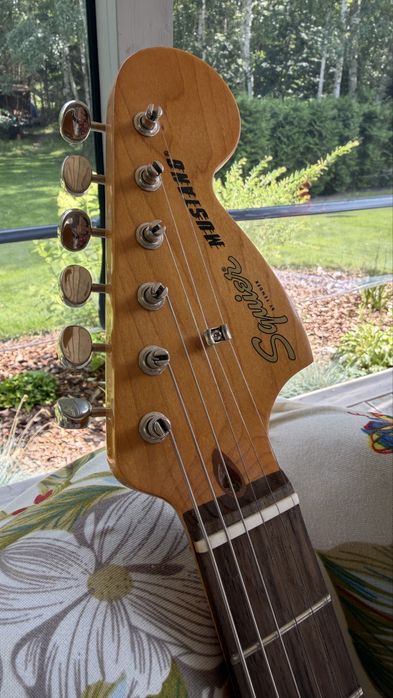 Squier Mustang Classic Vibe Competition po modach