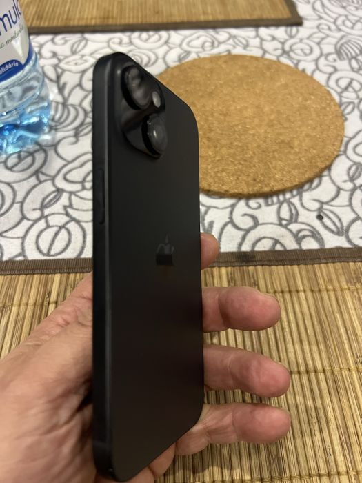 IPhone 15 como novo com capa Quad look