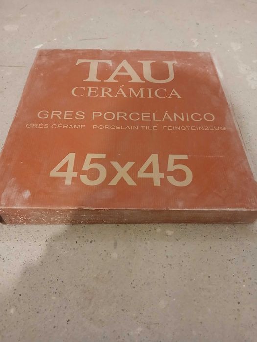 Gres hiszpański 45x45 - 17,5 metra