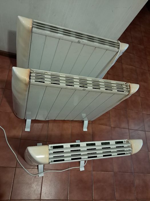50€  Vendo Radiador parede ou aquecedor de chão