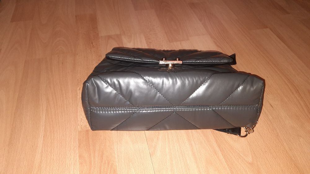 Szara torebka na ramię